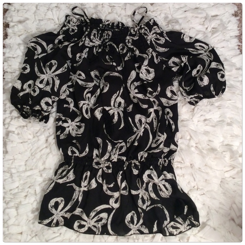 Short Sleeved Elastic Waist Bow Blouse CUTE! 🎀